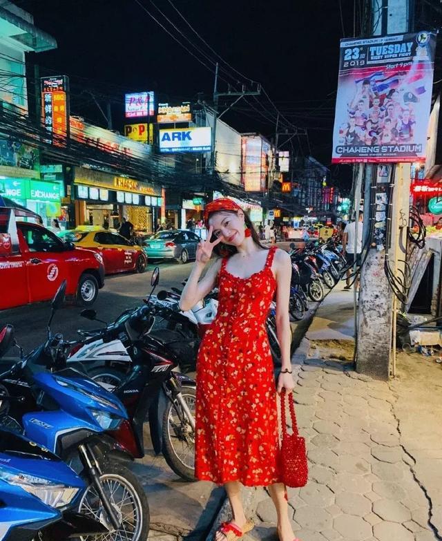 关晓彤小黑裙是什么牌子 (关晓彤zara)