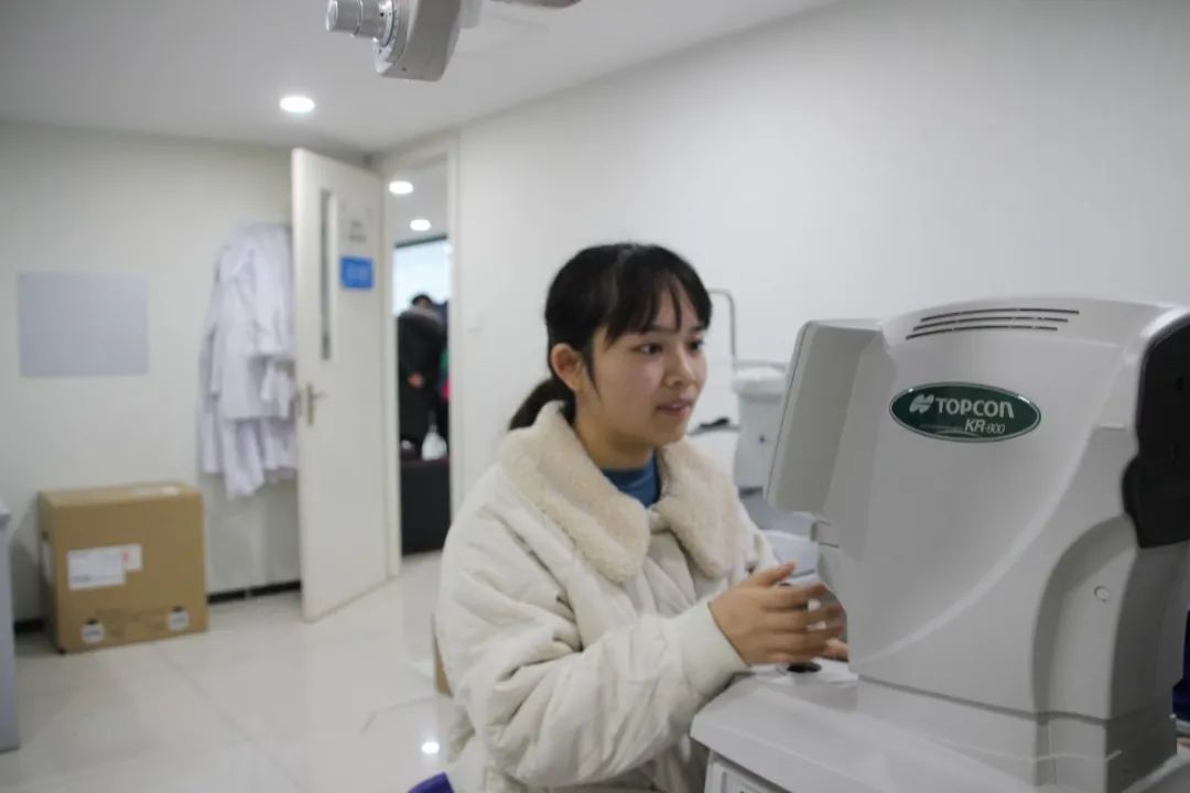 课堂教学+实训验配;欧几里德角膜塑形镜研修初级班顺利结业