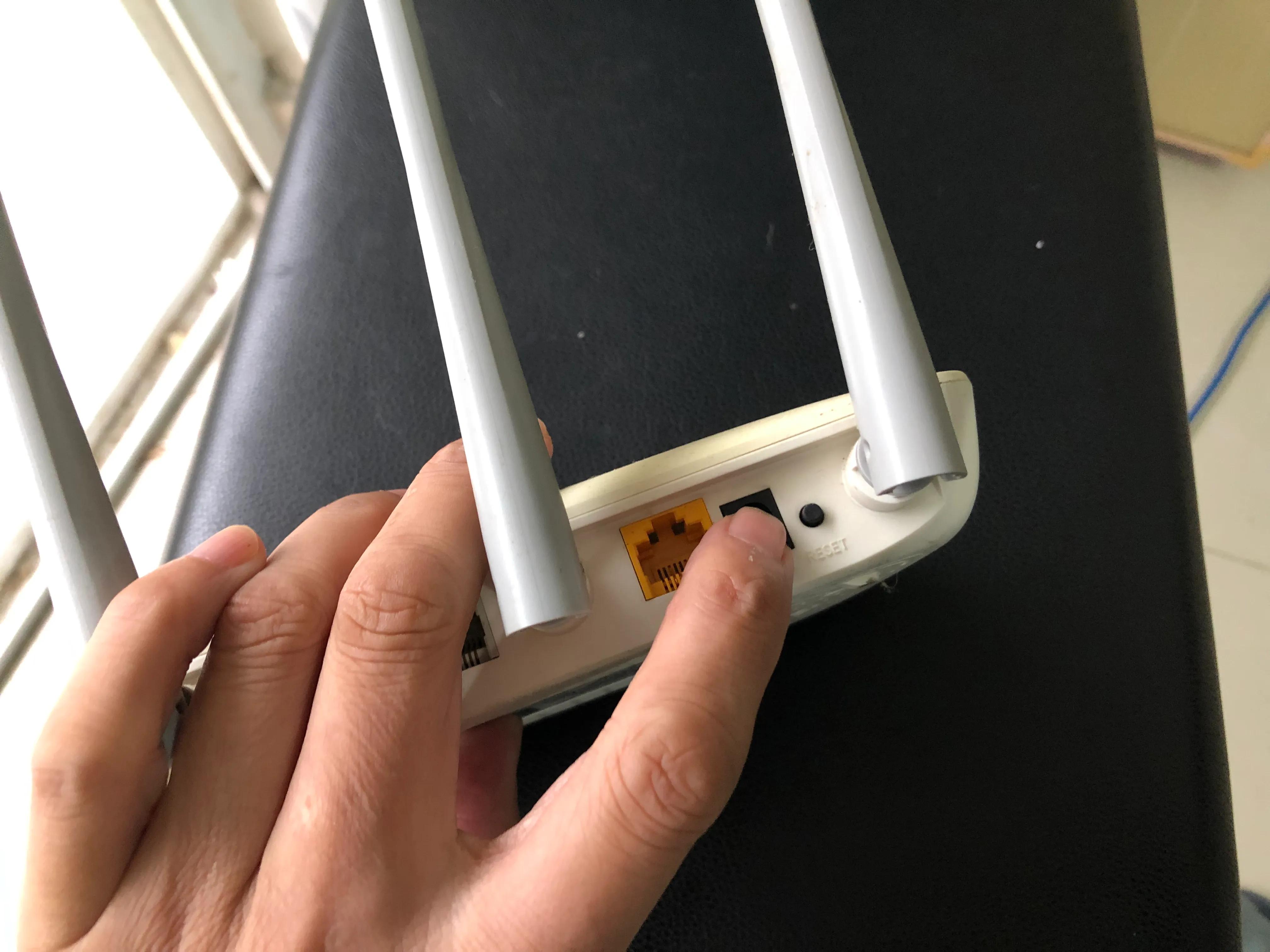 路由器wifi信号变弱维修,路由器wifi网速慢怎么办