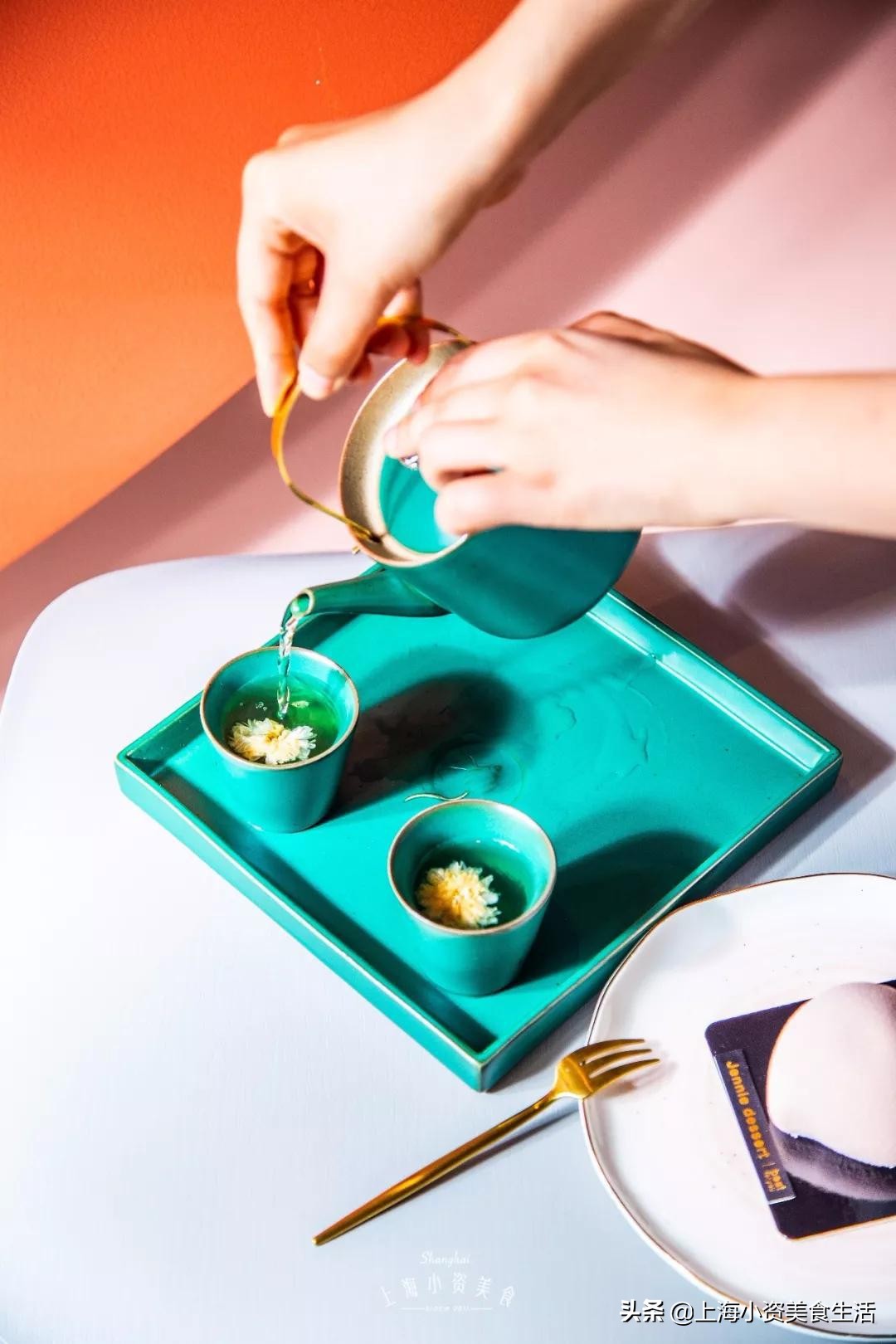 人广新开宝藏甜品店，把小笼包做成了慕斯蛋糕！