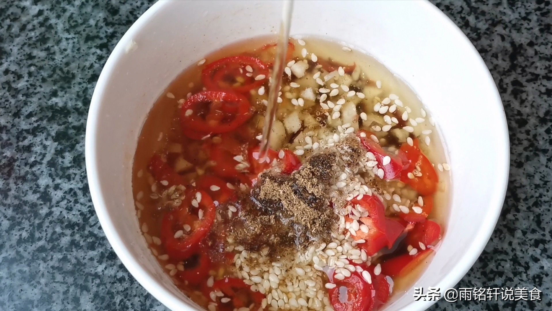 红薯凉粉怎么做好吃又简单的方法,红薯凉粉最好吃的做法