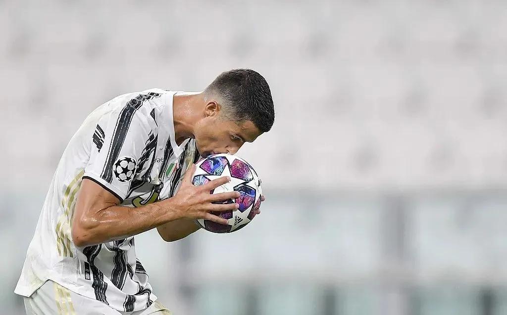 c罗潜水,c罗游泳视频大全集