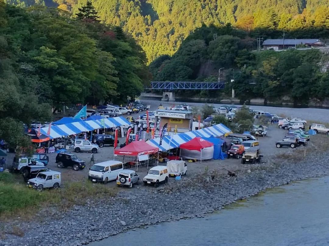 日本玩摩托车人手一辆,日本家庭一人工作养活一家人