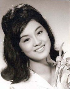 她是邓丽君的闺蜜，26岁嫁豪门，斗小三43年，丈夫去世继承了70亿