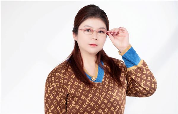 娑涘摜闈掑矝澶уЖ鐩存挱,闈掑矝娑涘摜鐩存挱甯﹁揣