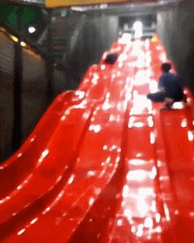 搞笑gif女人结婚前和结婚后的差别,新娘害羞蒙脸搞笑视频