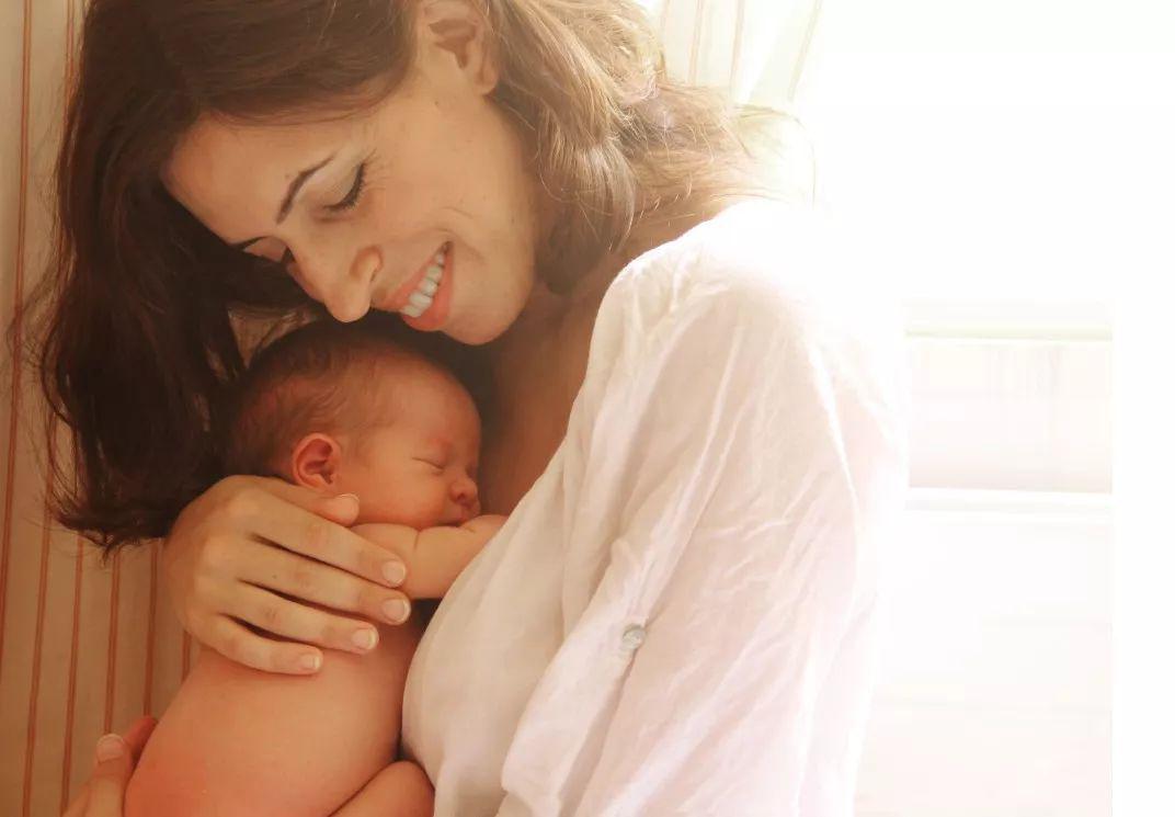 为什么生孩子要切子宫,为什么生孩子妈妈要剪头发