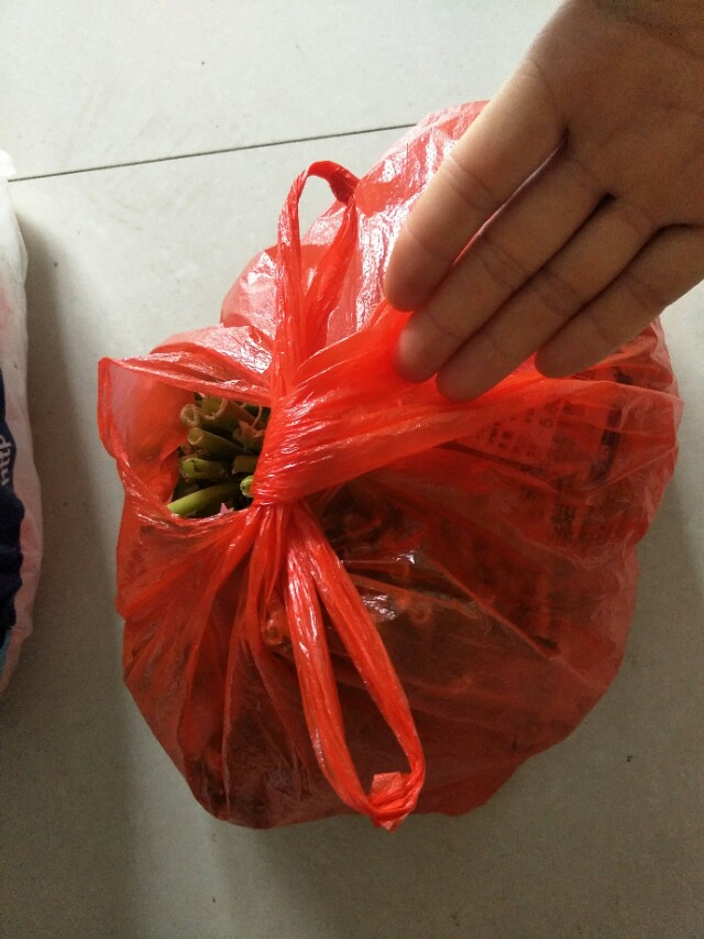 塑料袋打了死结怎么解,方便袋打死结怎么解