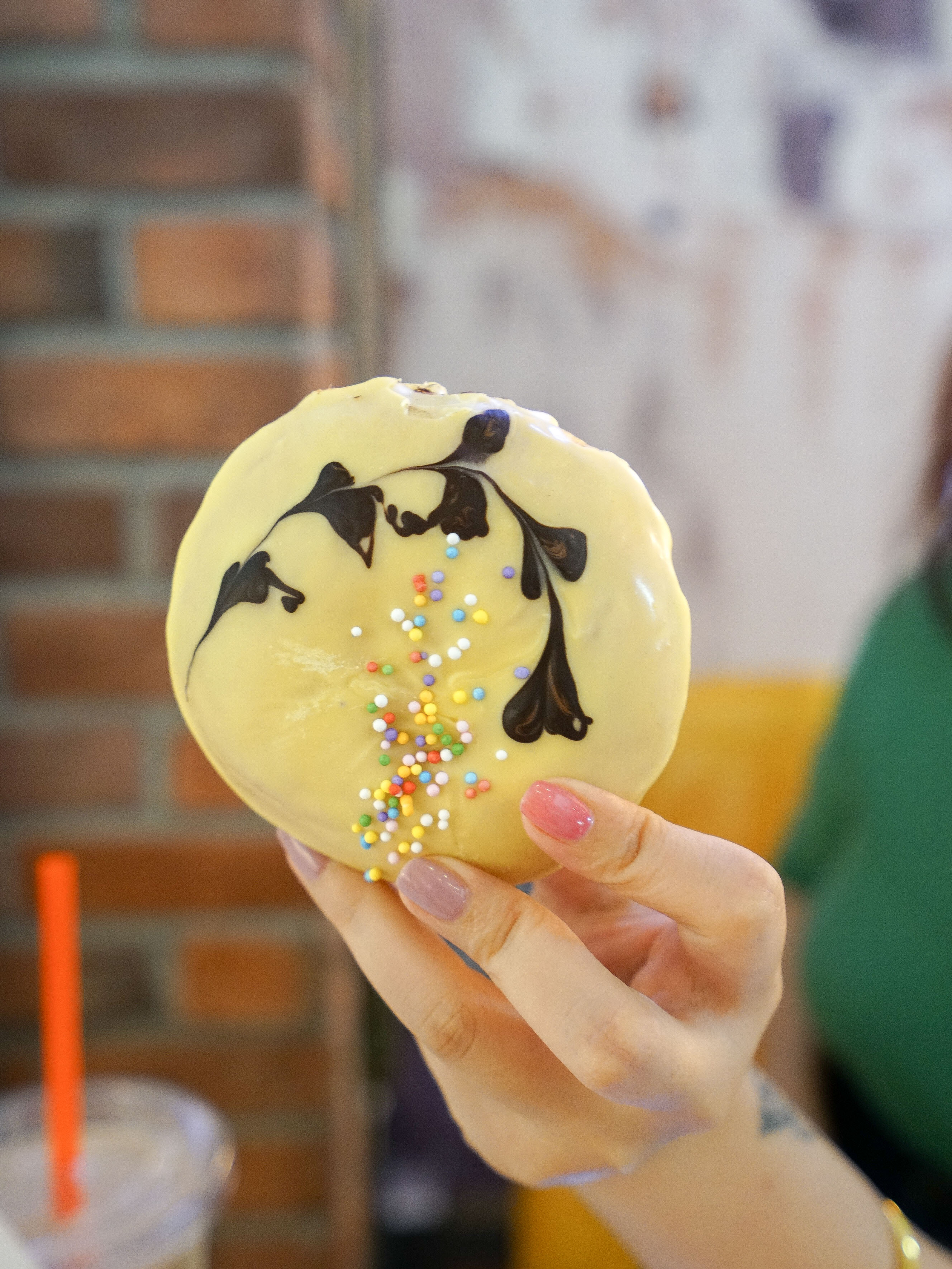 不是要退出中国市场了？美式甜甜圈居然又推出了这么多新品