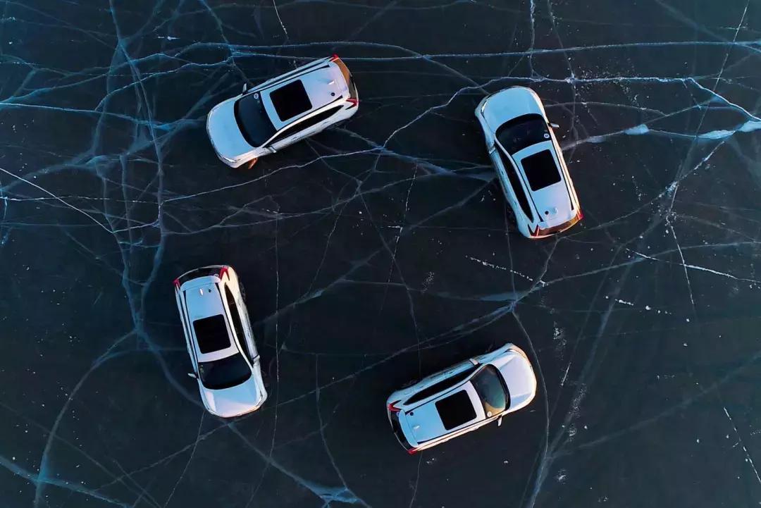 东风本田冰雪远征车队集结松发集团度假宾馆，冰上篝火不夜天！