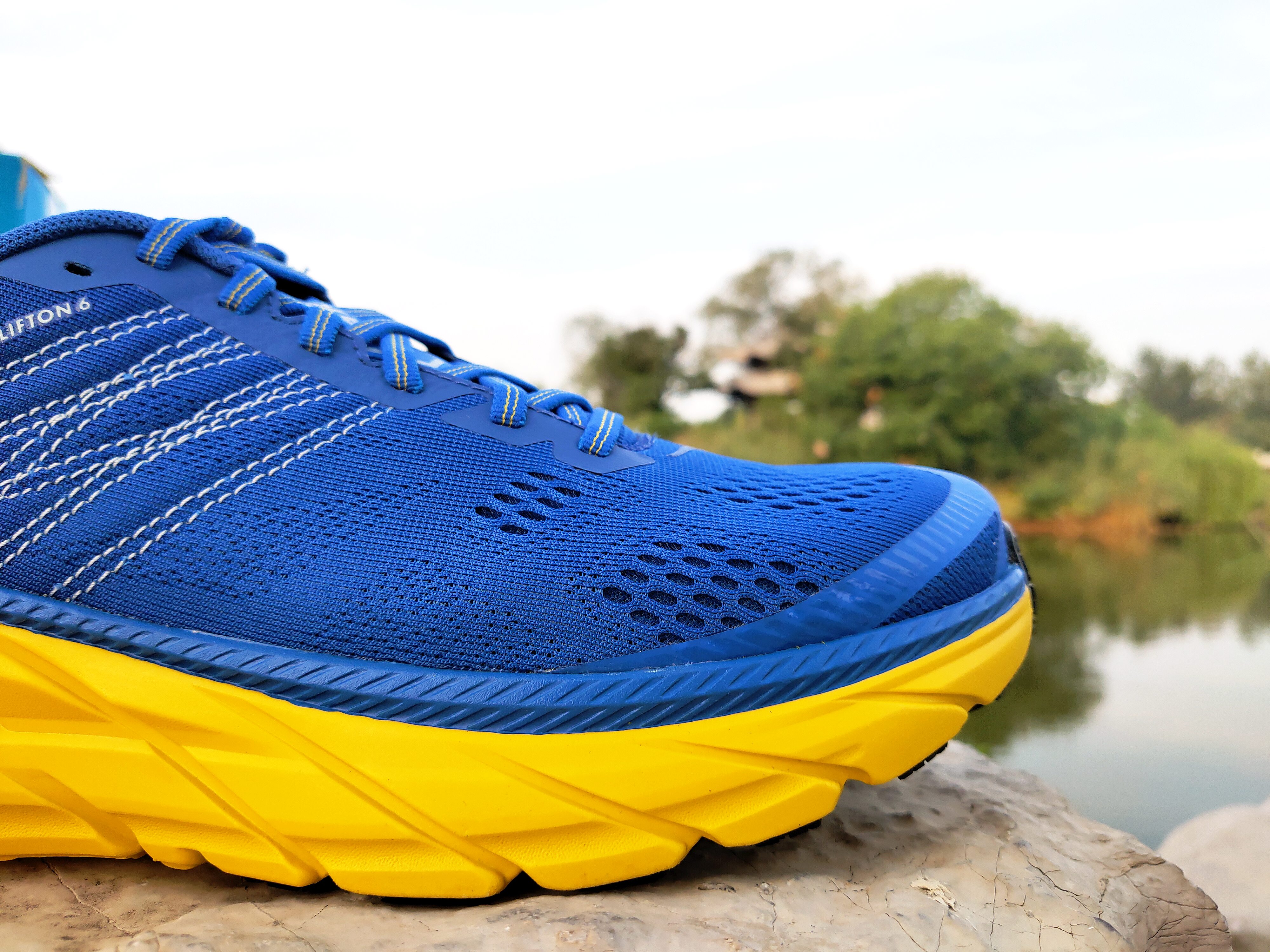 hoka克里夫顿跑鞋测评真假,稳定支撑缓震跑鞋评测