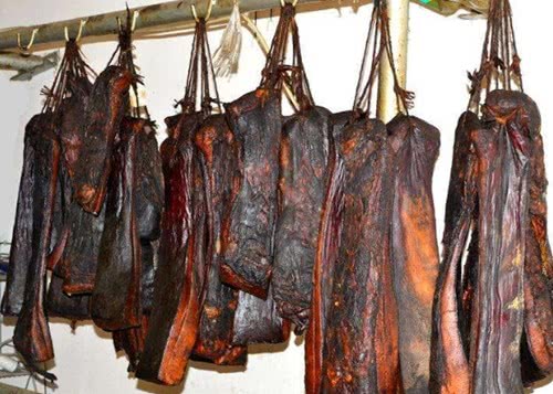 不放盐腌制腊肉最正确方法,腌腊肉别只放盐教你秘制腊肉