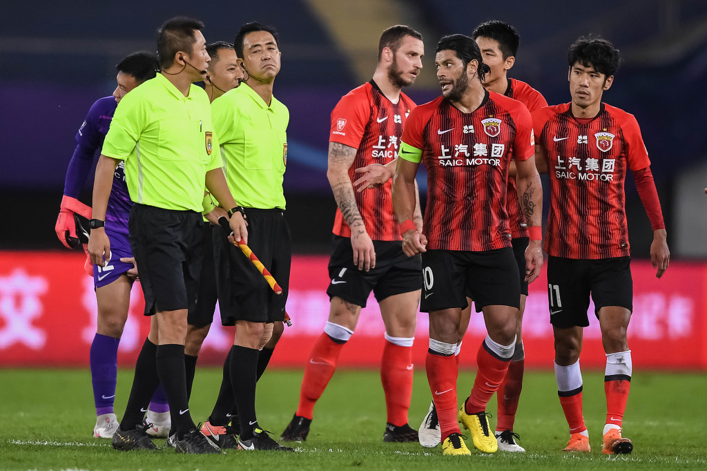 上港“刷新”成绩下限，佩雷拉赛季“三宗罪”