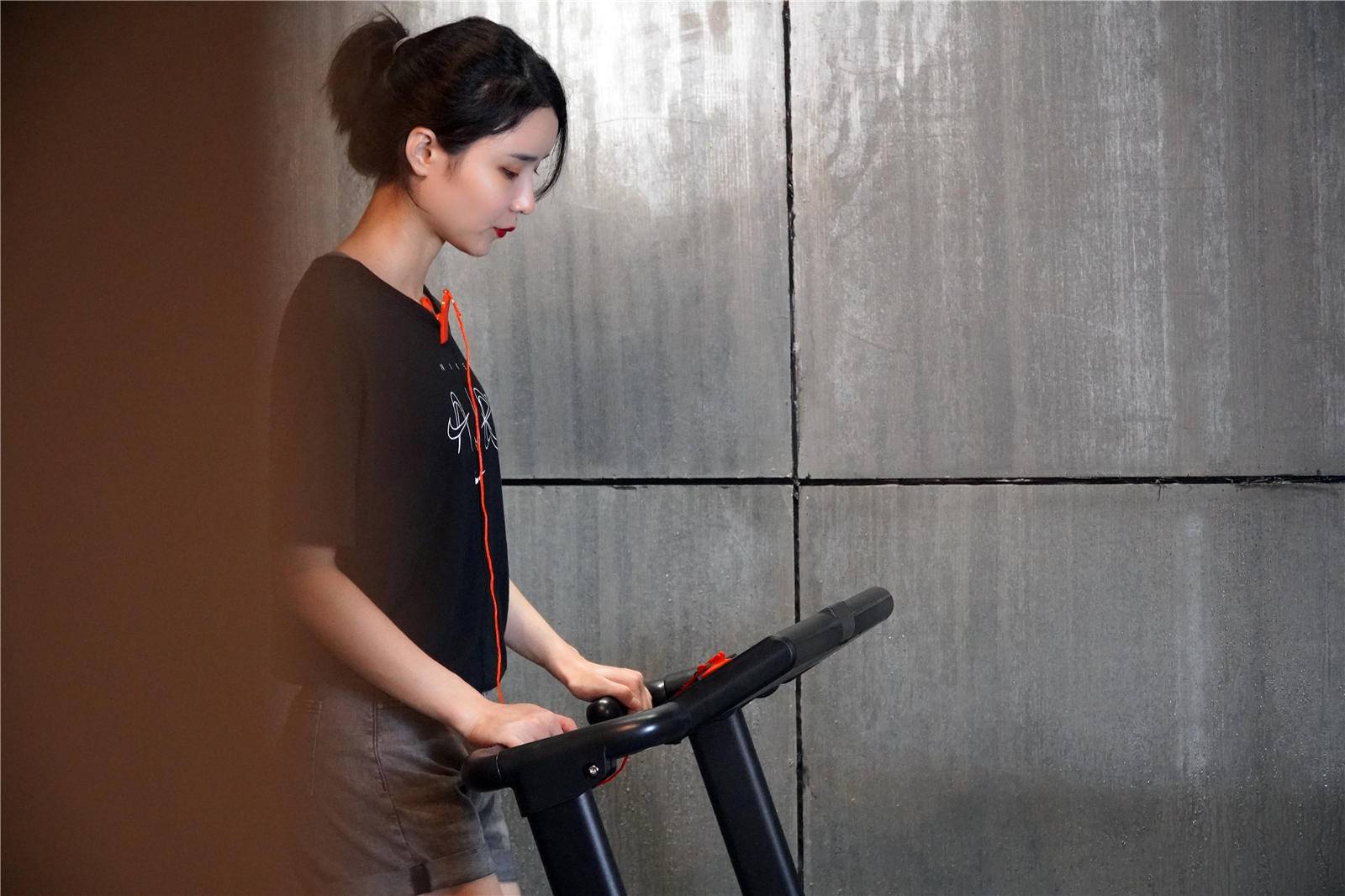 跑步机真实体验,跑步机麦瑞克超燃脂视频