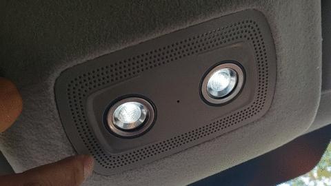 科技与复古并存？短暂体验比亚迪e1感受