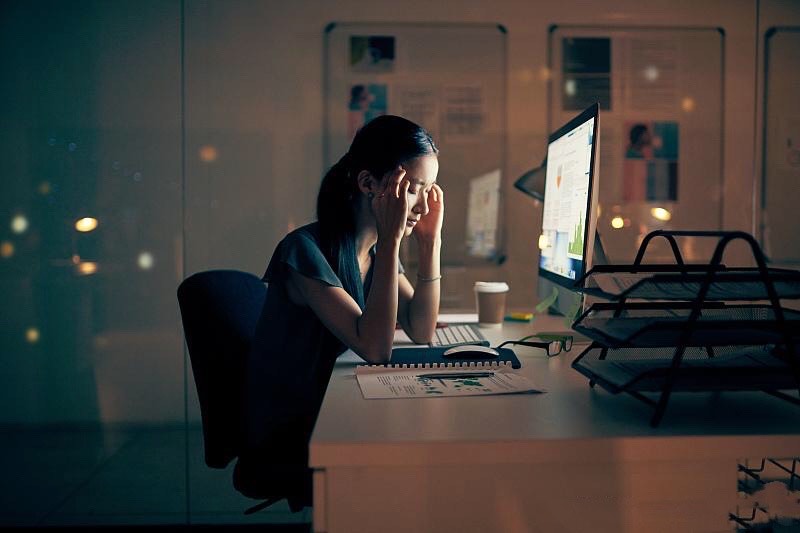 发量少发际线高怎么补救男,额头发际线太高会影响颜值