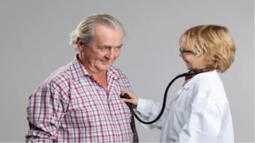 父母管教孩子老人插手怎么办,教育孩子老人总插手