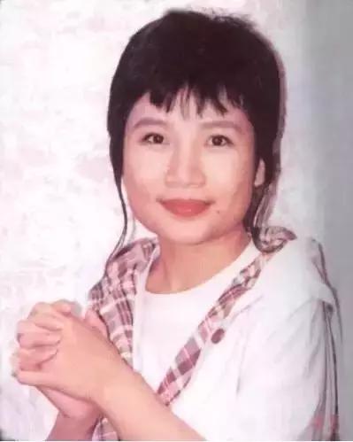 李娜出家后现在生活状况,李娜出家后生活现状