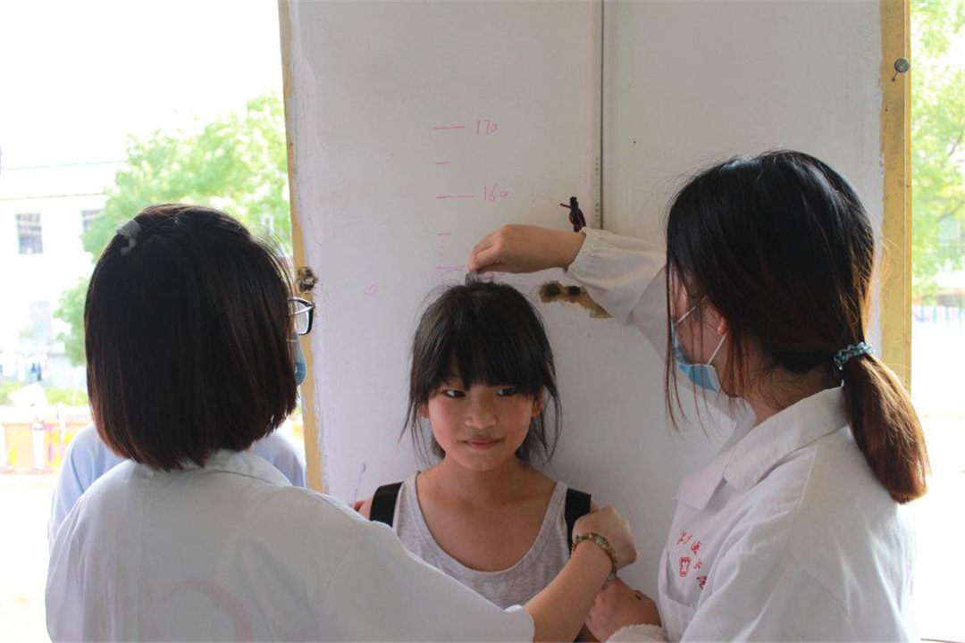 女生18岁前的标准身高,女生身高在初中就定型了