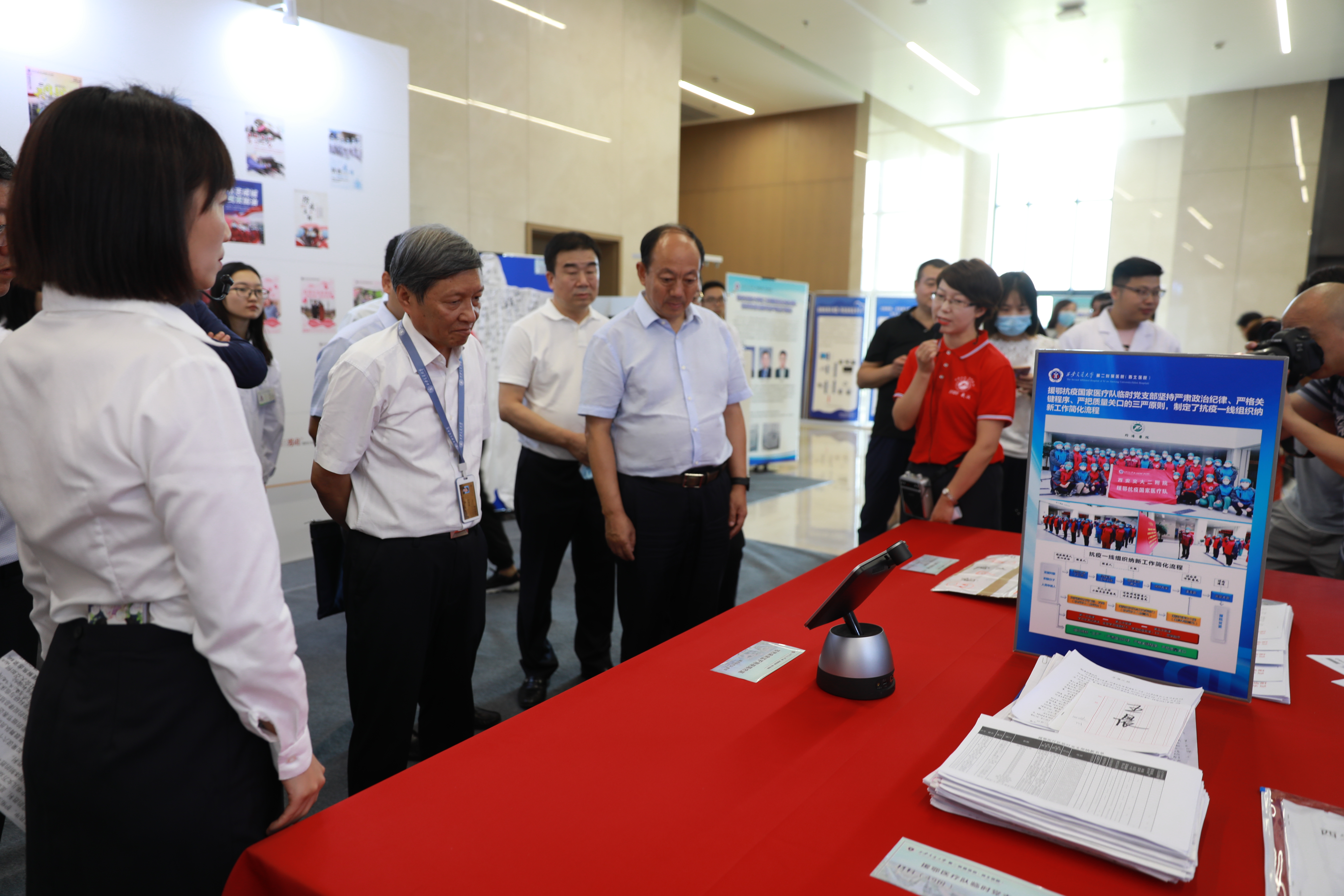 硬核“交二方案”彰显交大力量西安交通大学科技抗疫成果展示与交流会成功举办