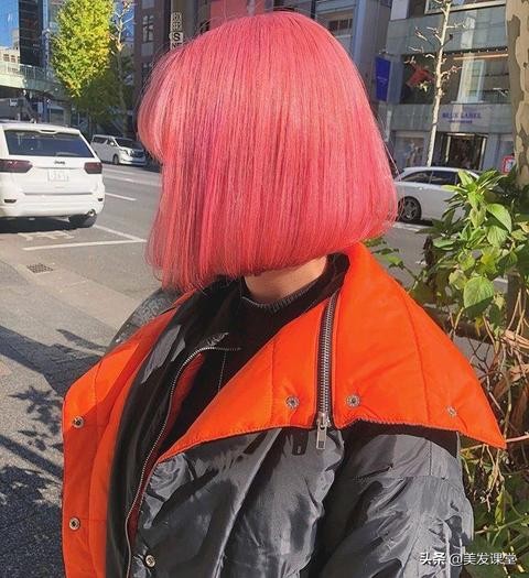 染发颜色配方及技巧视频,染发底色红色改绿色怎么改