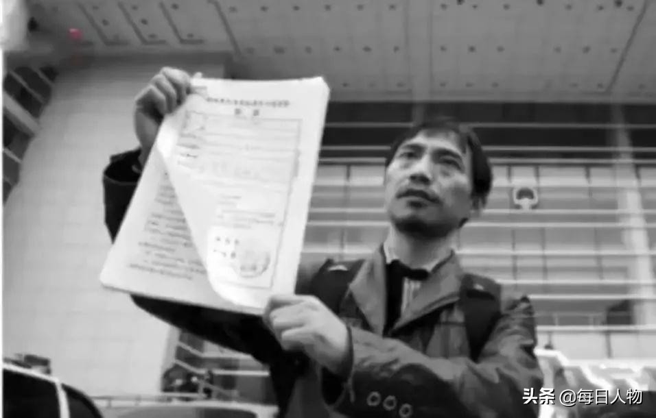 最小植物人存活9年后离世，其父与医院互诉历时3年未判决