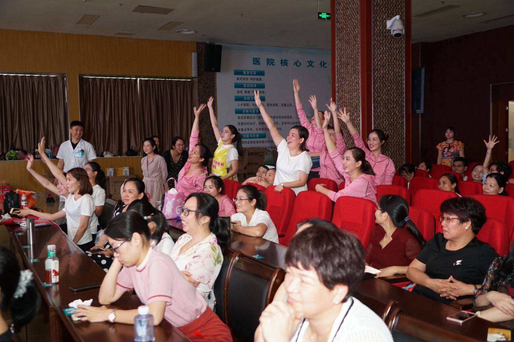 护士节护理服务创新,基层医院开展护士节活动