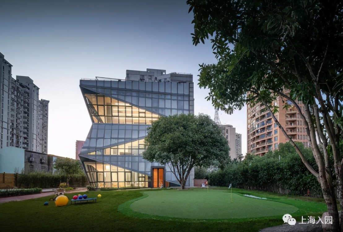 称霸上海教育强区!今年又与上海中学、复旦附中重磅签约新校