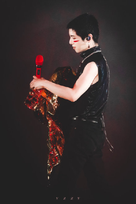 华晨宇整过容之前辟谣的样子,华晨宇整过容了吗