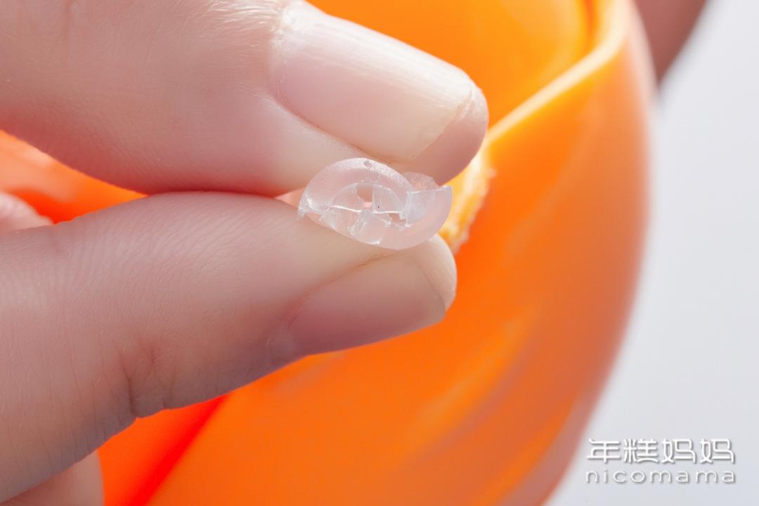 逼宝宝喝水正确方法,别再逼孩子喝水了后果很严重