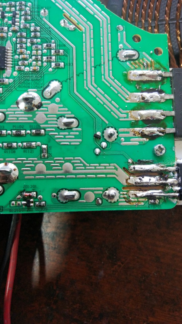 美的电磁炉不识别锅具,美的电磁炉e0不加热的原因