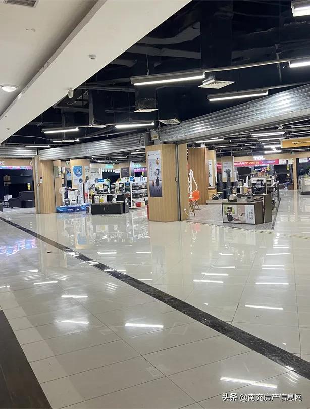 嘉陵区比较繁华商业区,商业不足