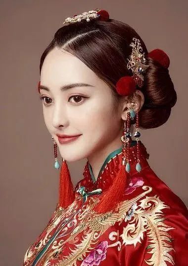 新娘妆容发型图片,新娘妆容教程和简单发型