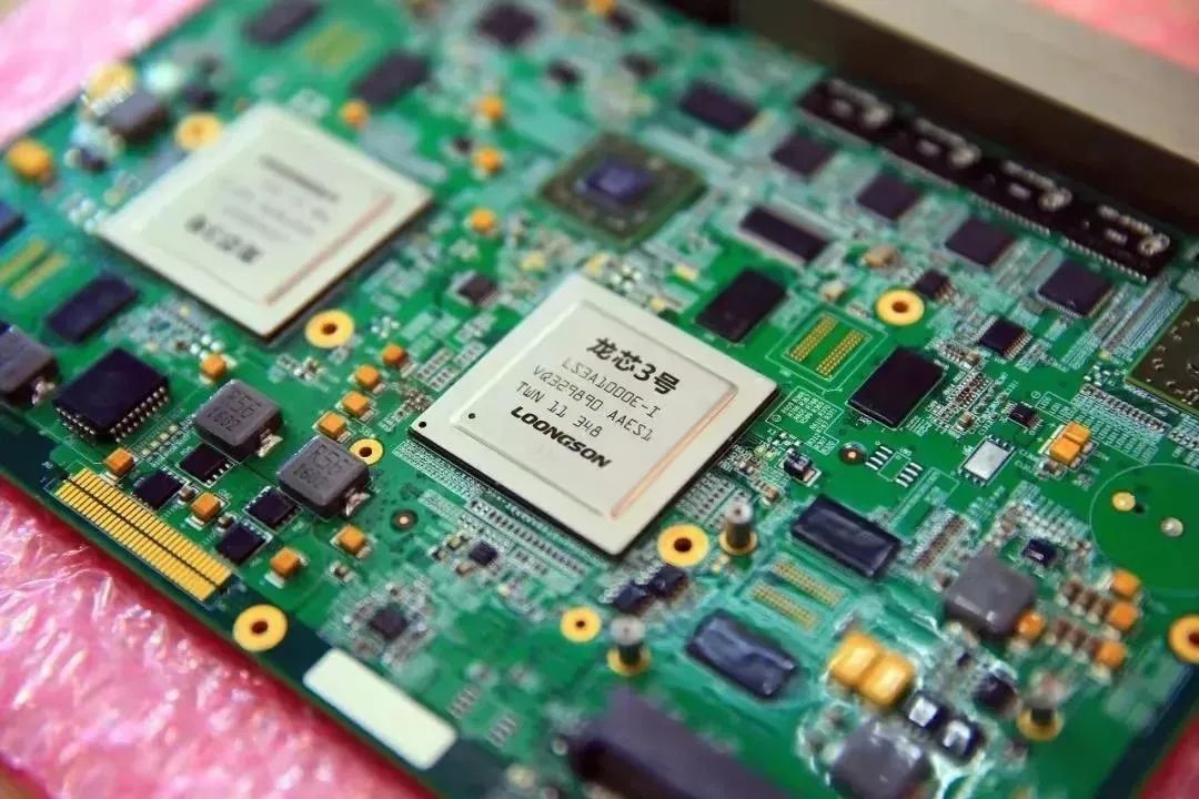 黄令仪制作龙芯的感受,黄令仪为中国龙芯点赞