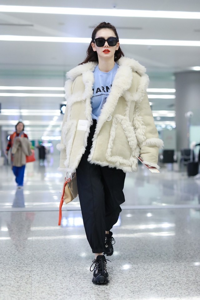 戚薇的穿搭接地气,戚薇和韩国老公