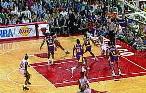 历史三大最伟大进球乔丹空中停留,乔丹十大变态后仰进球