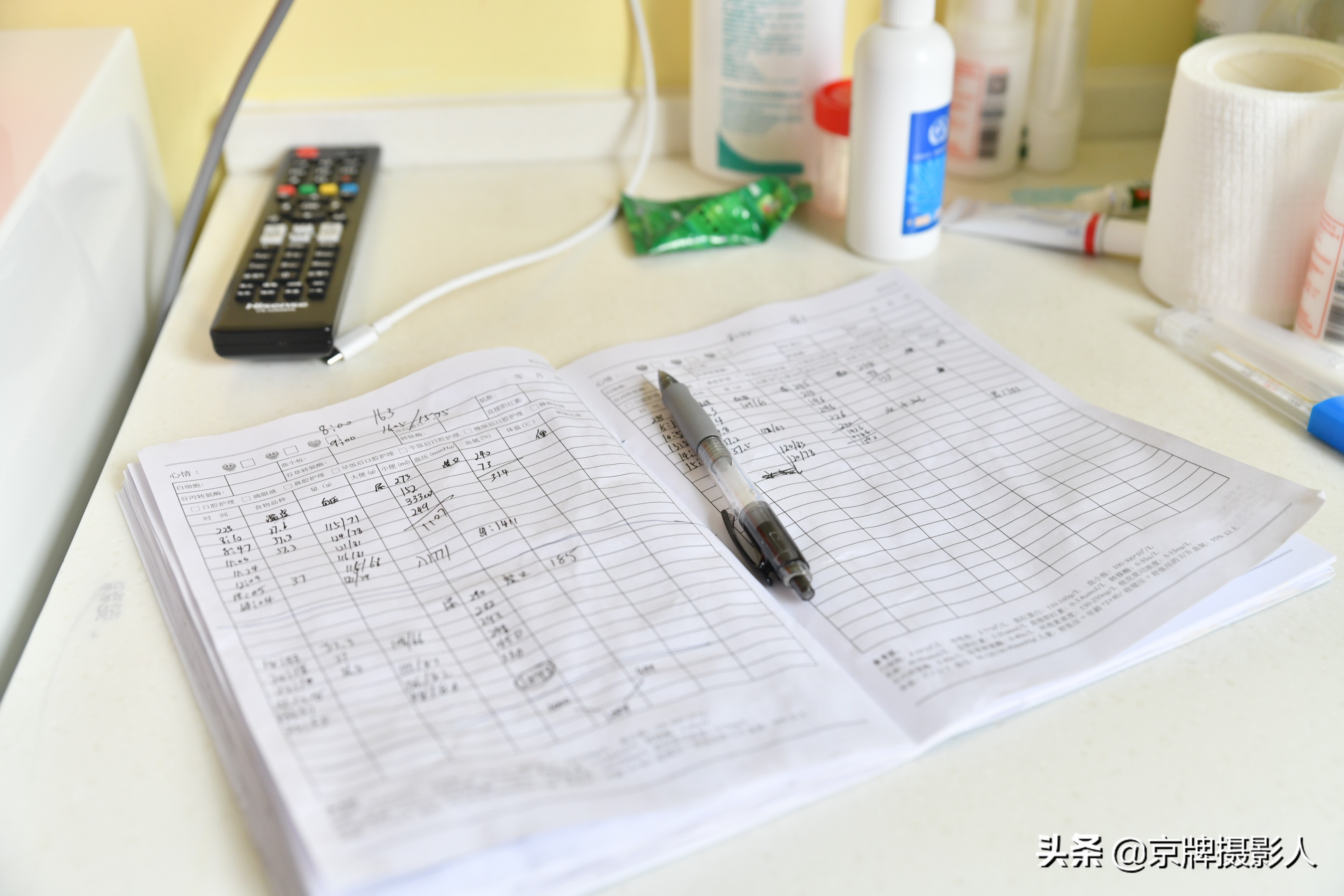 宝宝过敏挠痒,宝宝皮肤过敏需要即刻去医院吗