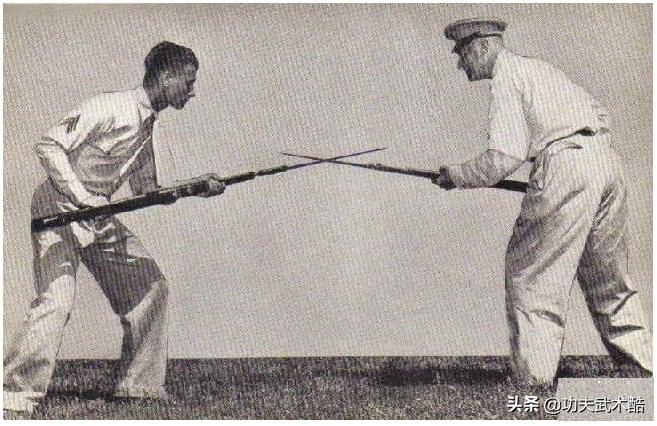 美*刺军**刀拼杀术，很珍贵的图片教学资料，格斗迷、军迷的最爱