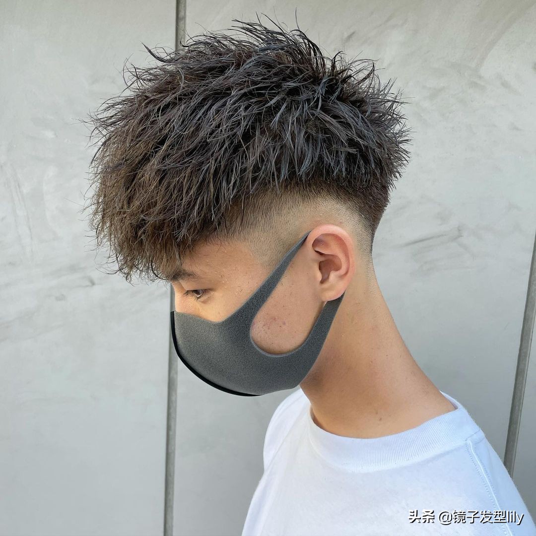 男士发型怎么剪才能让头发变蓬,头顶稀疏不烫头发型男