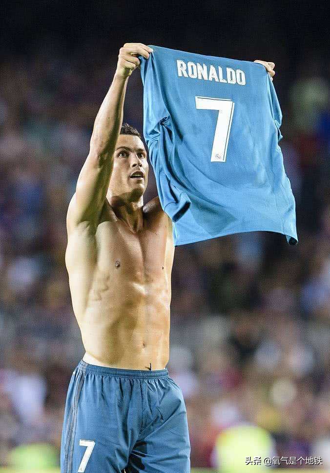 老佛爷说c罗可以永远在皇马训练,c罗在皇马踢中锋还是踢左边锋