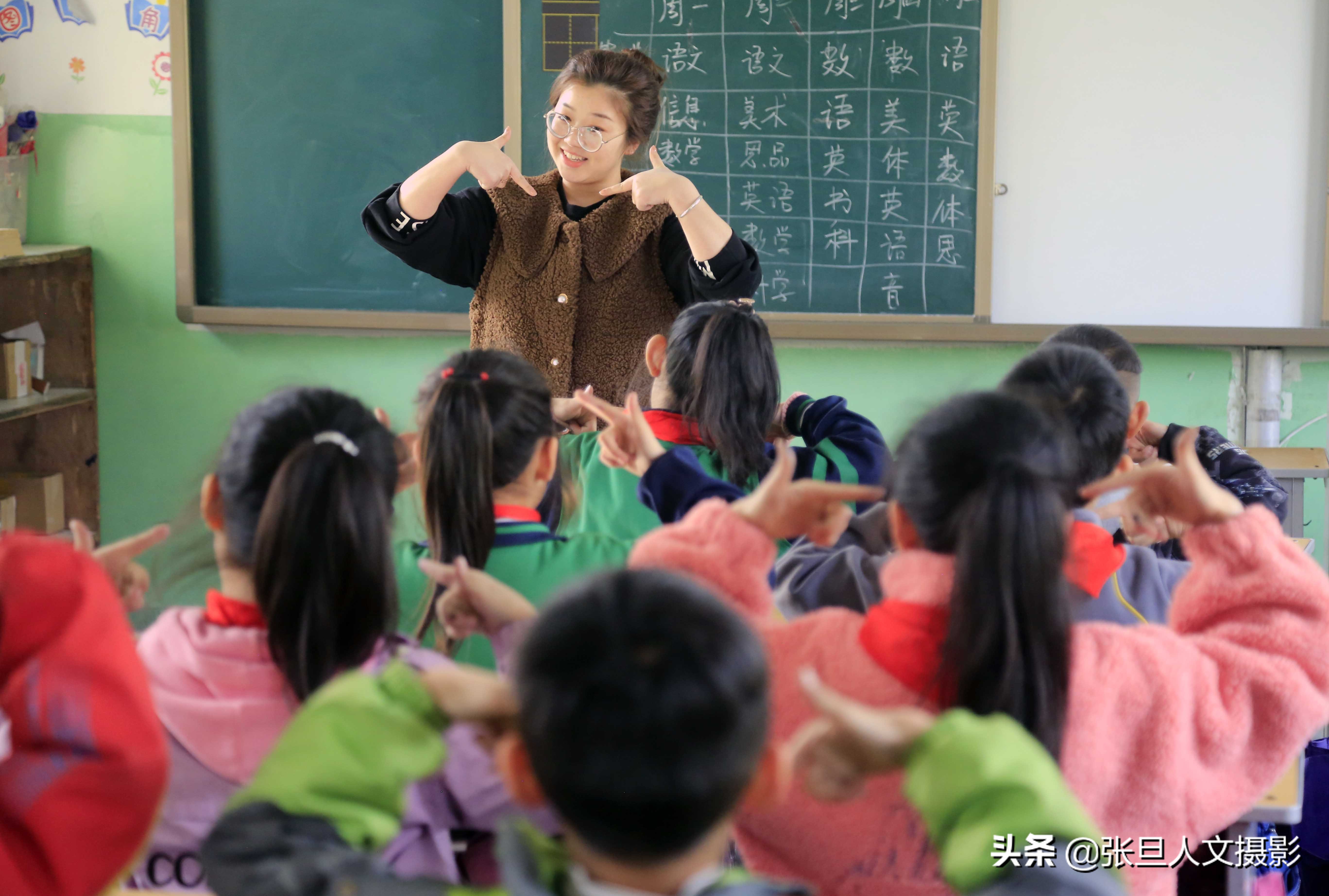 山西有一所学校学生都是农民工的孩子他们在这里过得怎么样