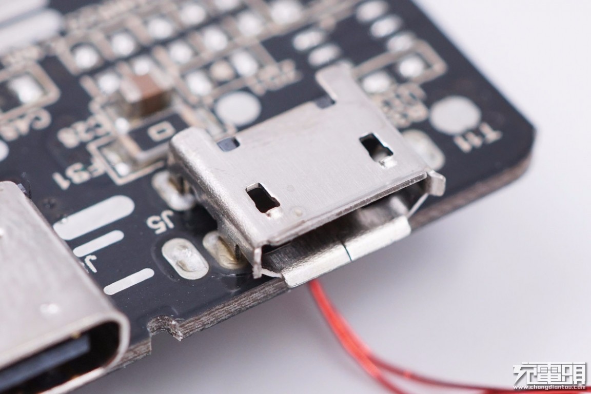 拆解aigo充电宝,aigo2000充电宝拆解