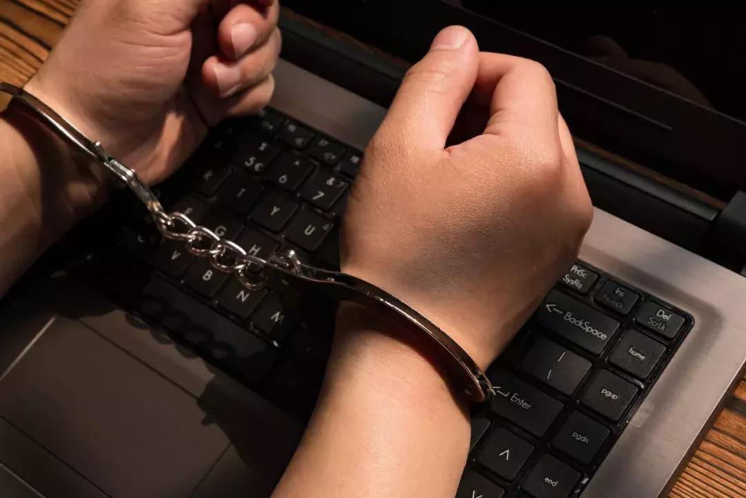 200元入饭店群就能看浙江两男一女成人秀