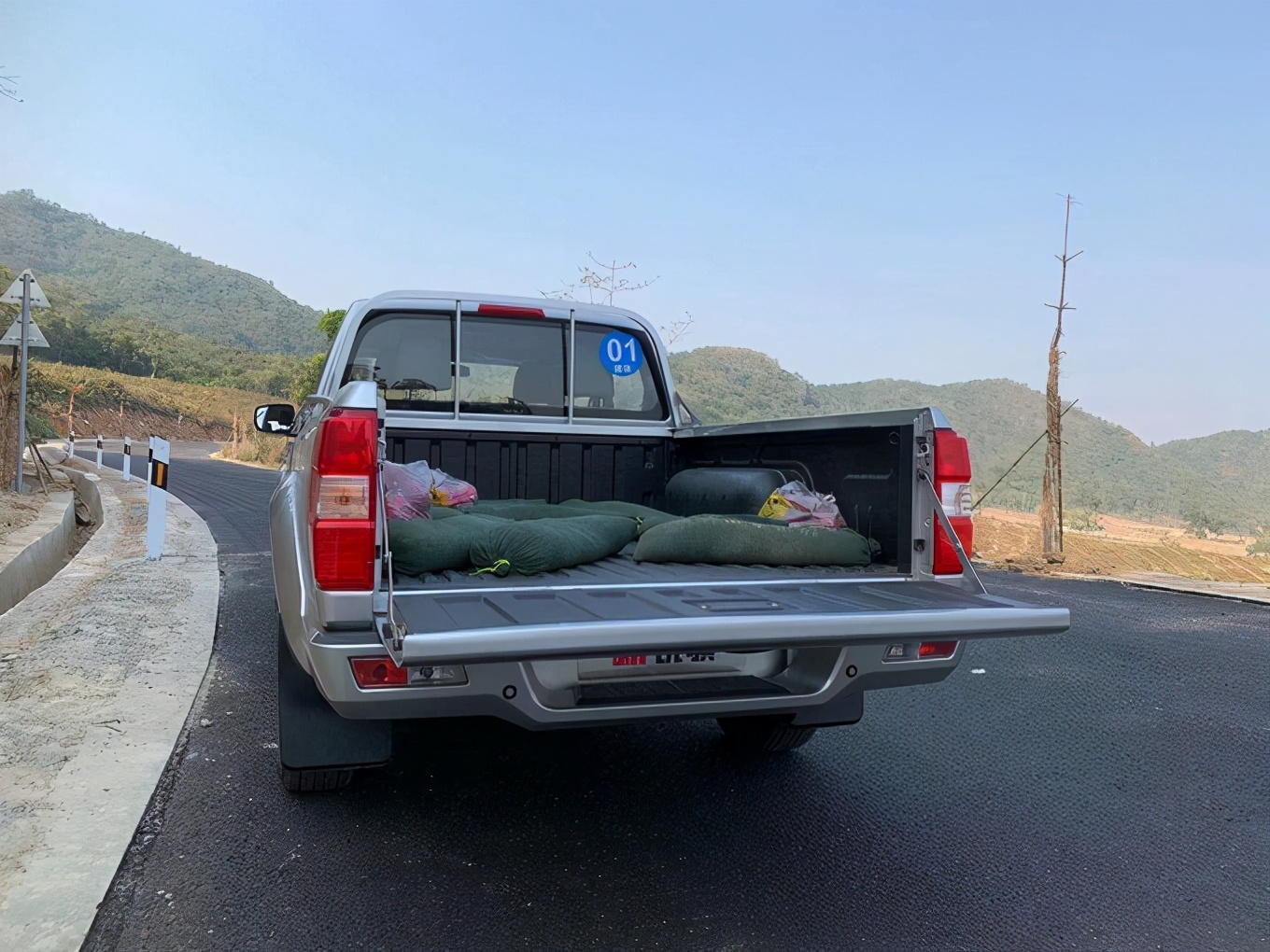 新锐骐两驱长厢创富版,创富皮卡新锐骐交车服务