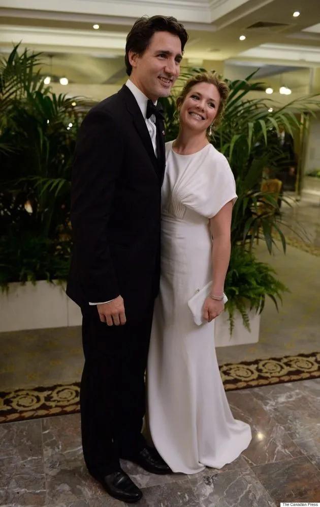 我在国外得了新冠怎么办,我在加拿大感染了新冠怎么办