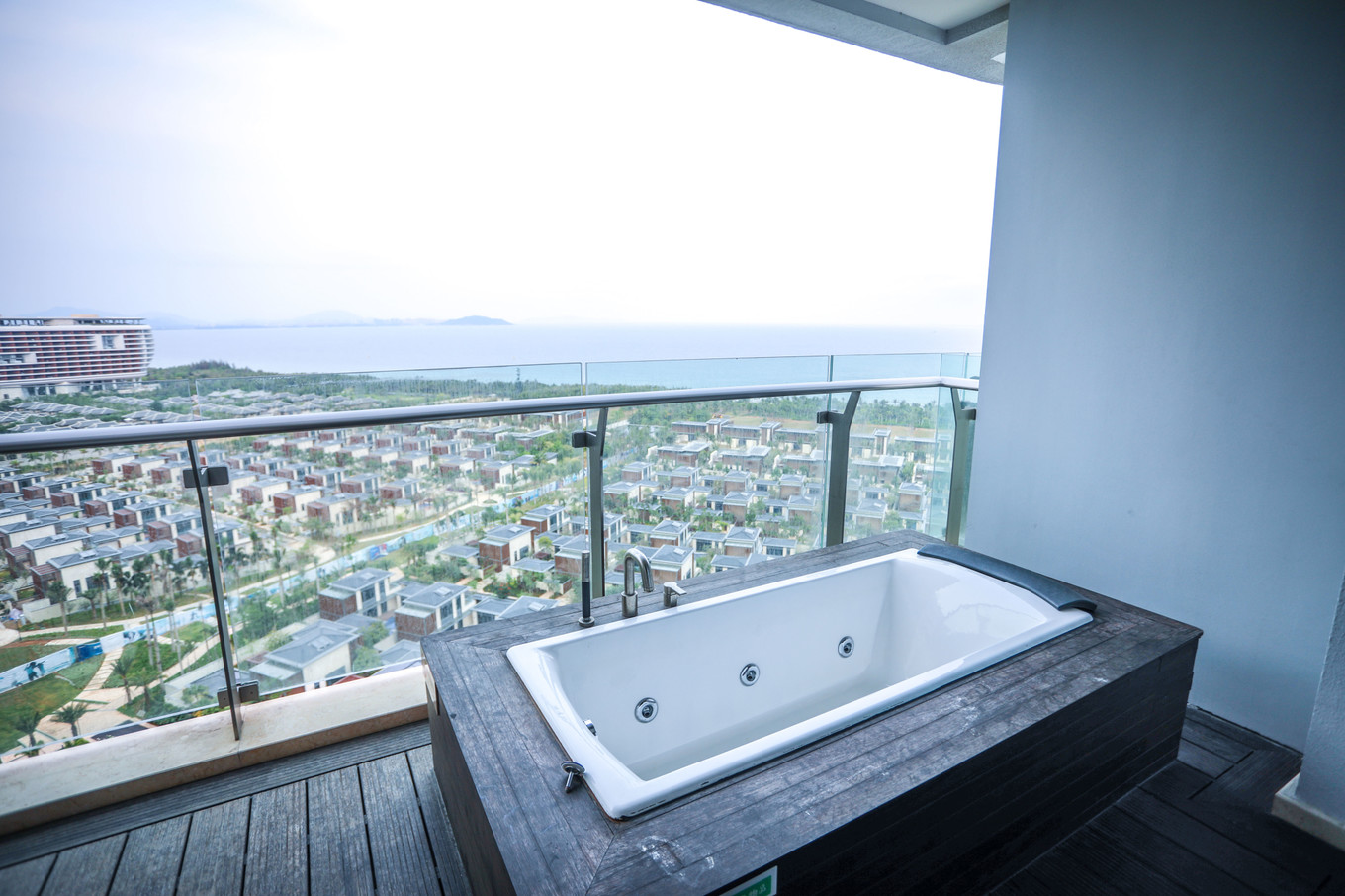 去三亚玩住康养公寓,去三亚玩住公寓