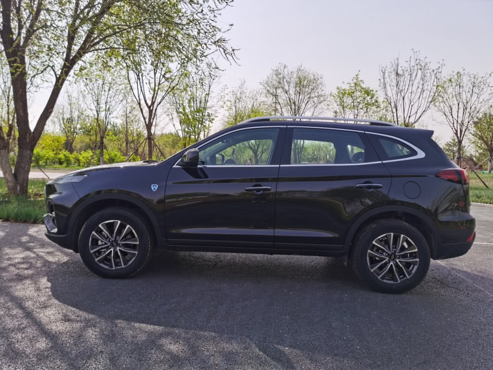 江淮嘉悦x7最新款图,嘉悦x72020款1.5tgdi手动挡自由型