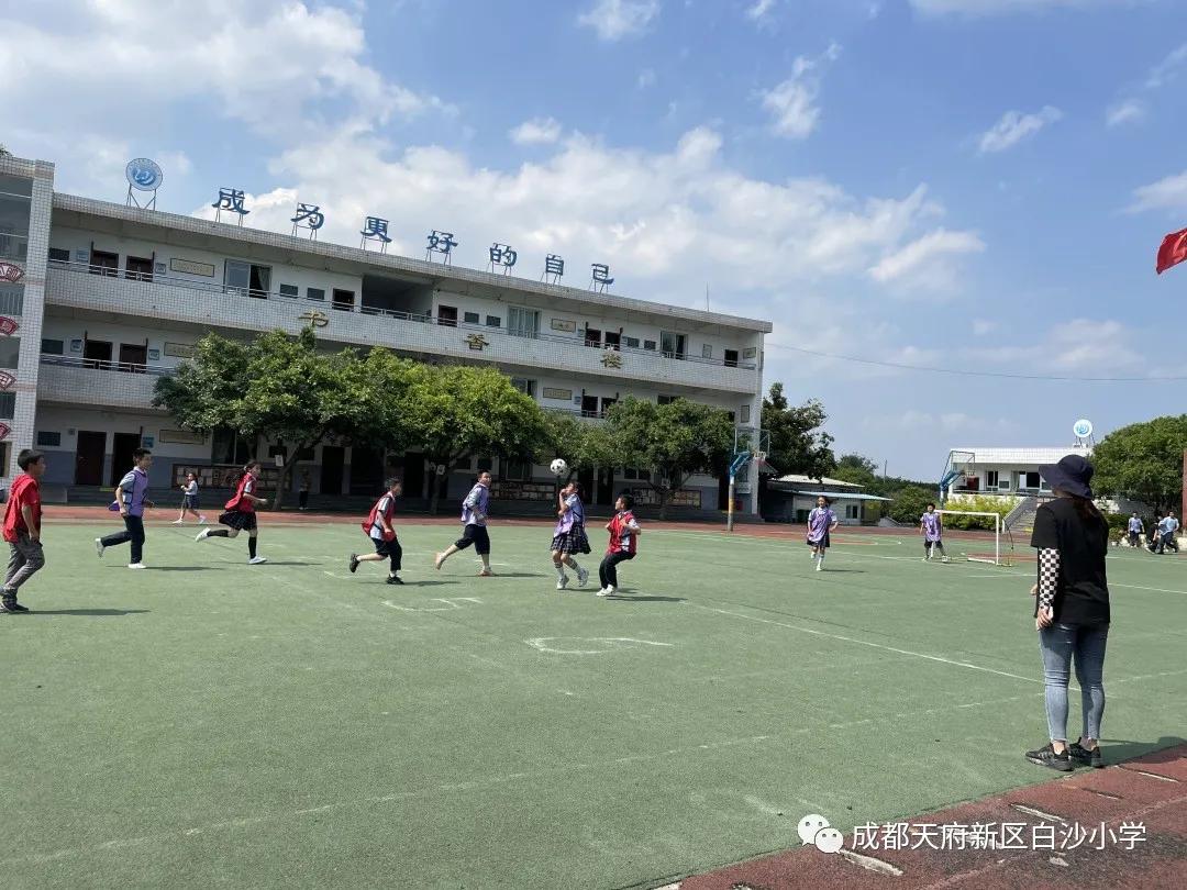 足球联赛暨校园足球,足球绿茵放飞梦想