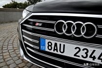 奥迪s82021款60tfsi尊贵版,2022款全新奥迪s83.0t