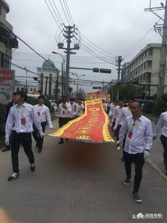 阜南张氏祠堂落成庆典仪式,张氏祠堂唱戏人山人海